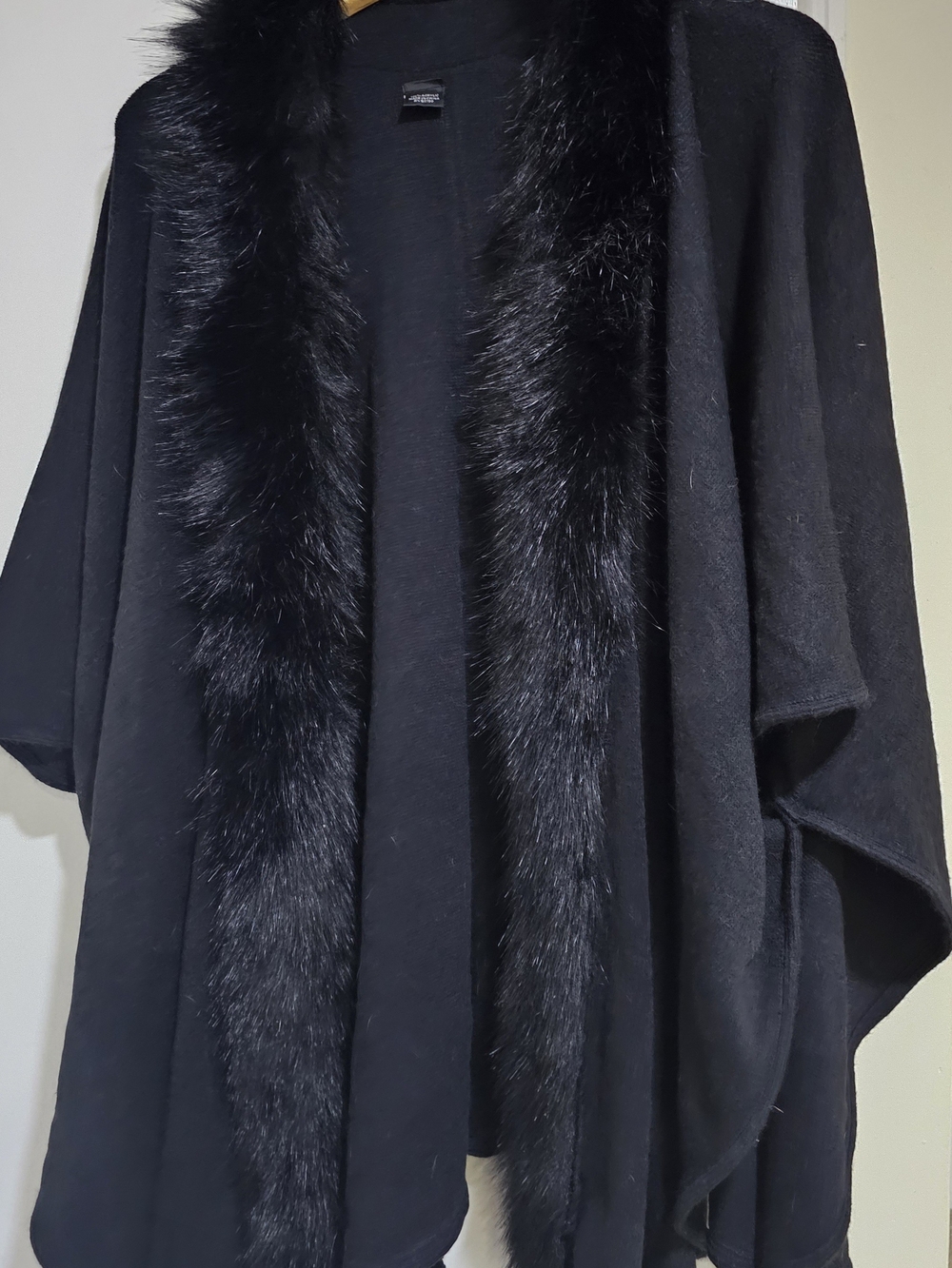 Luxurious Black Faux-Fur Trim Open-Front Cape